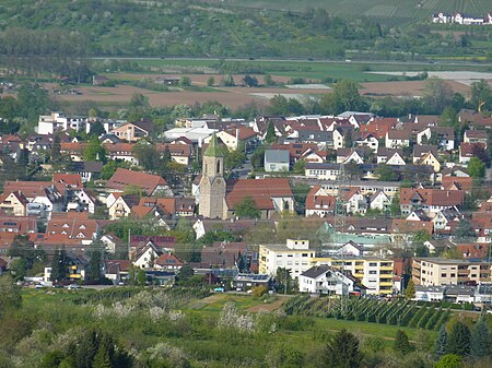 Beutelsbach mit Kirche