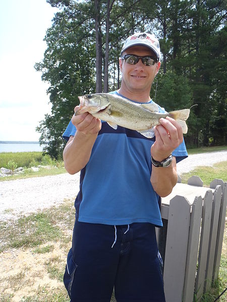 File:Big guy with a Bass (6021962603).jpg