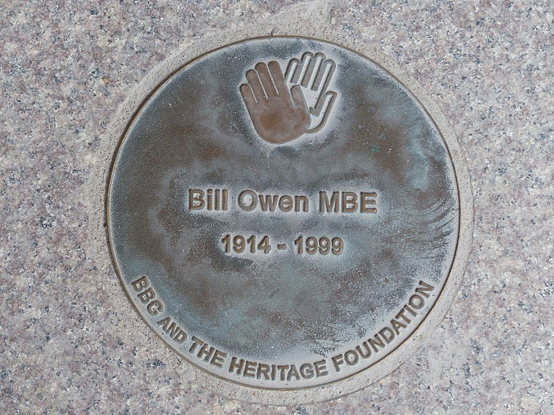 File:Bill Owen plaque.jpg