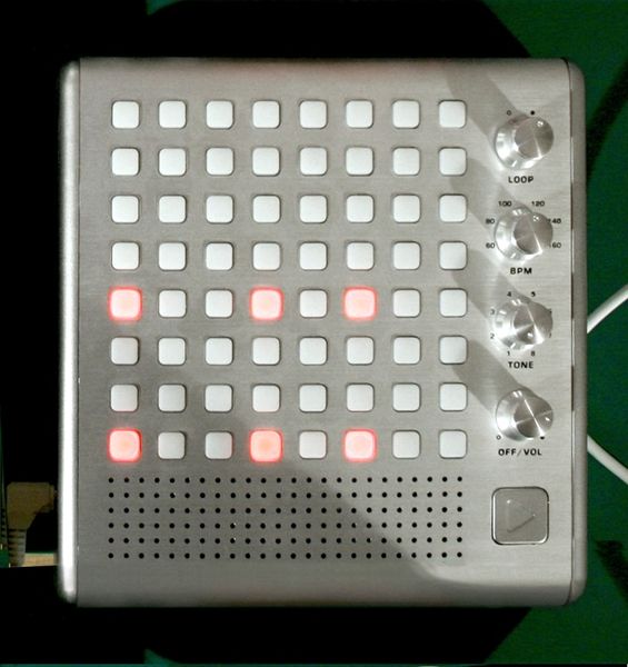 File:Bliptronics 5000 LED Synthesizer.jpg