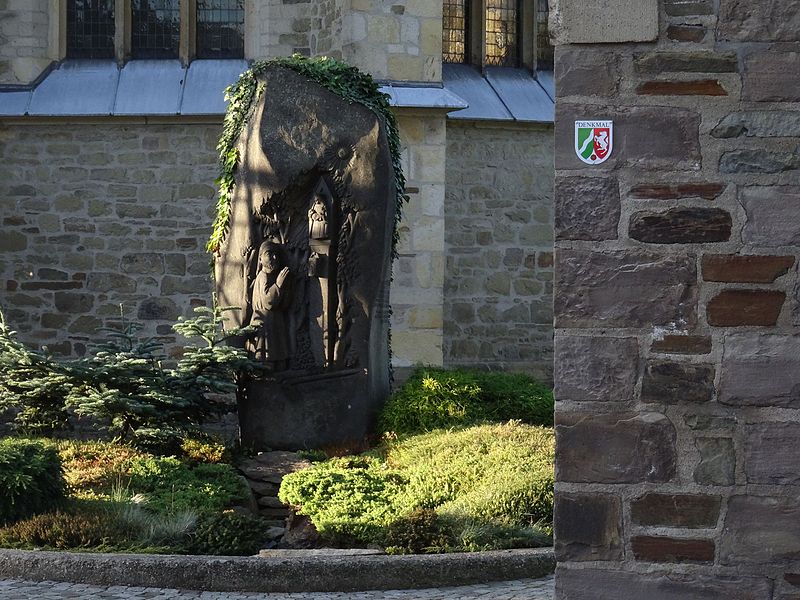 File:Boedingen Denkmal.jpg