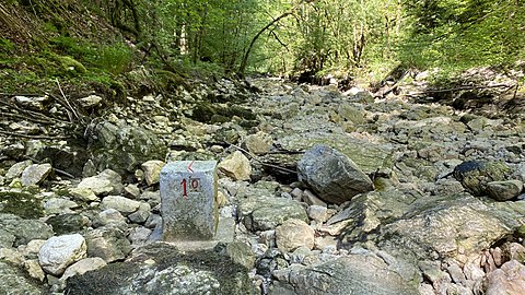 avec la rivière à sec