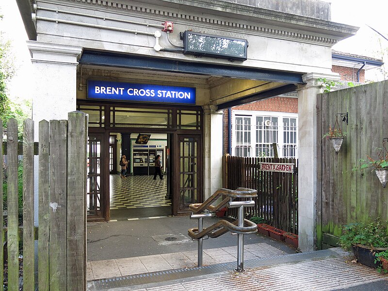 File:Brent Cross tube station - entrance off Heathfield Gardens - geograph.org.uk - 5936124.jpg