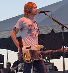 Soderberg actuando con Lifehouse en Norfolk, Nebraska en 2013