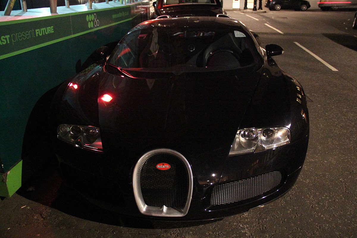 Bugatti Veyron в стразах