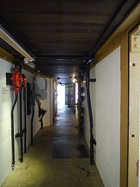 File:Bunkergang.Kazemattenmuseum.JPG