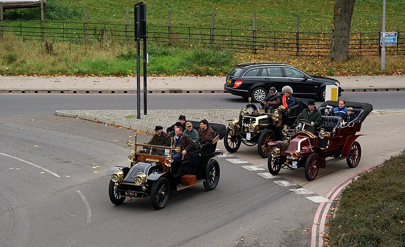 File:CGV 1904 at London to Brighton VCR 2011 (6330017468).jpg