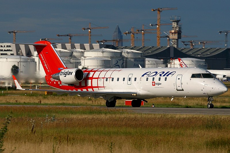 File:Canadair CL-600-2B19 Regional Jet CRJ-200LR, Adria Airways AN1558566.jpg