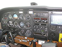 Cockpit einer Cessna 172 (2010)