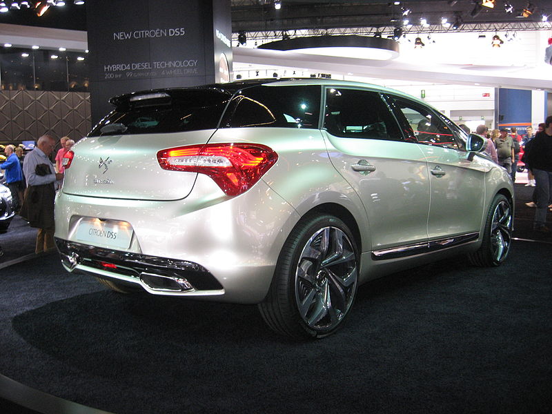 File:Citroën DS5 Rear.JPG