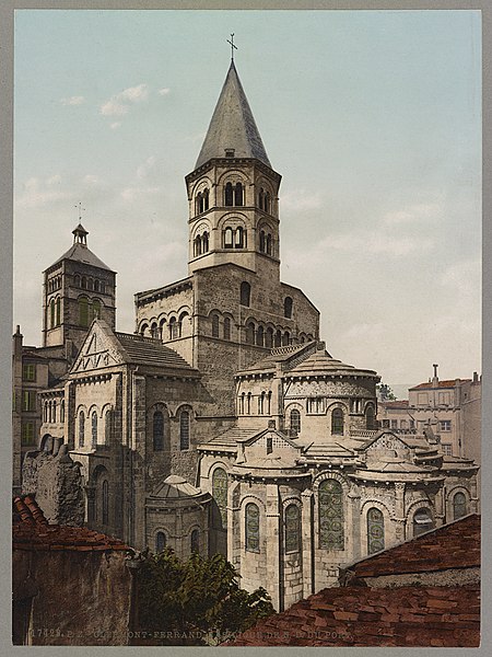 File:Clermont-Ferrand. Basilique de N.D. du Port LCCN2017657478.jpg