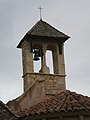 Le clocher et la cloche de l'église de Saint-Martin-de-Lixy après rénovation.