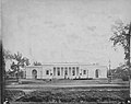 Collectie NMvWereldculturen, TM-60036746, Foto- Het paleis van de gouverneur-generaal aan het Koningsplein, Batavia, Woodbury & Page, 1880-1900.jpg