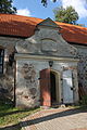 English: Lutheran church in Dźwierzuty and cemetery nearby. Polski: Kościół ewangelicki we wsi Dźwierzuty oraz pobliski cmetarz.