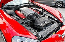 The 8.4 L Viper V10 Engine with dual throttle bodies/intake manifolds D 6910 2004 Dodge Viper SRT10 (7378839786).jpg