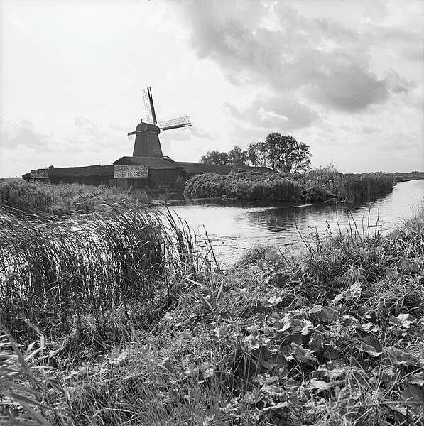 File:De Held Jozua schuin van achteren gefotografeerd vanuit het noord-oosten - Zaandam - 20218989 - RCE.jpg