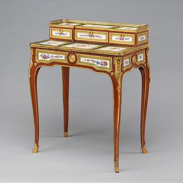 File:Desk (bonheur du jour) MET DP120670.jpg