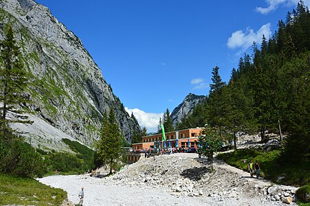 Neue Höllentalangerhütte