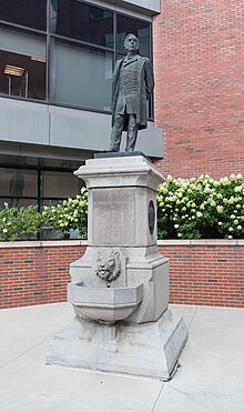 Dr. Samuel Smith Statue 02.jpg