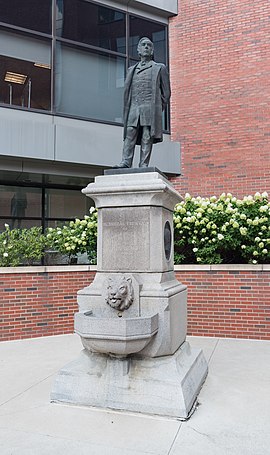 Dr. Samuel Smith Statue 02.jpg