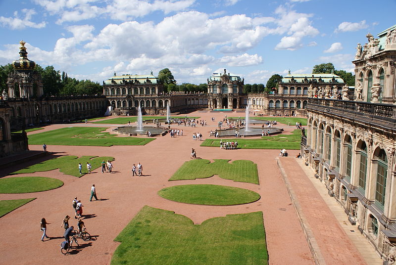 File:Dresda zwinger giardini 2.JPG