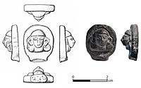 ראש אלה עשוי ברונזה ממקור מצרי. נמצא ב"בית המושל" ותוארך למאות ה-14-13 לפנה"ס. כנראה שימש כראש פין לנעילת גלגל של מרכבה