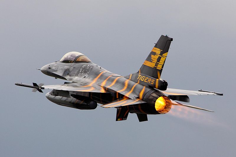 File:F16 - RIAT 2012 (7605625212).jpg