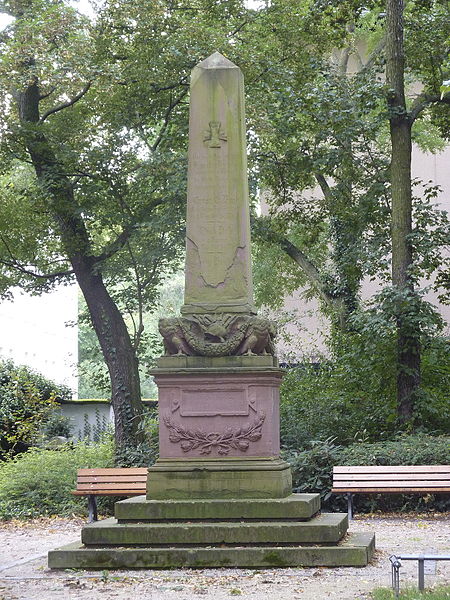 FFM Alter Friedhof Bockenheim Kriegerdenkmal 02
