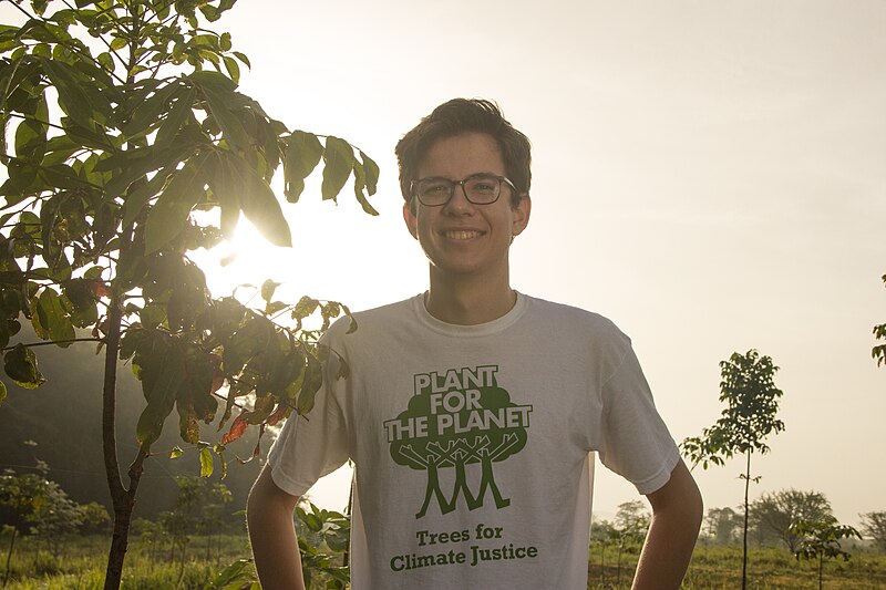 File:Felix Finkbeiner at the Plant-for-the-Planet Yucatán Reforestation Project.jpg