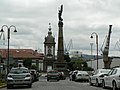 A Porta do Arsenal, coñecida tamén como Porta do Dique, fronte ao monumento a os heroes de África.