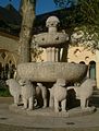 Fotanna lwów na dziedzińcu (Fountain of lions in the roses yard)