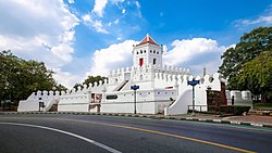 Phra Sumen Fort، one of 14 fortresses to protect city is in Chana Songkhram area