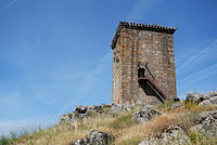 Rampe d'accès et pont levis de la tour de Menagem-Penamacor (Portugal)