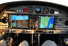 Diamond DA42 Twin Star cockpit with Garmin G1000 Garmin G1000 Diamond DA-42.jpg