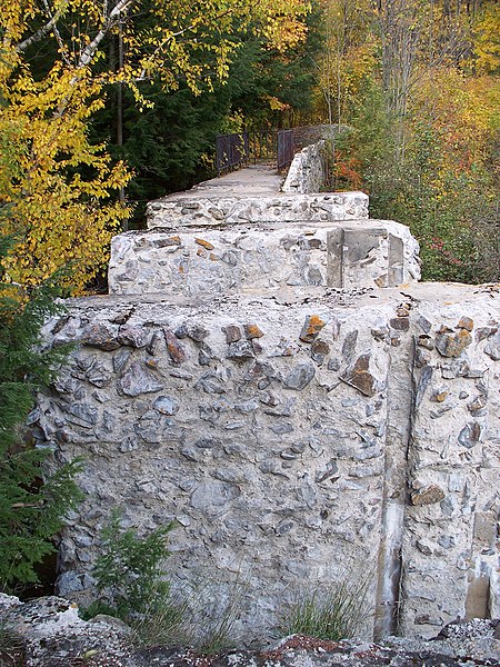 File:Gatineau Park Willson Ruins (2925781148).jpg