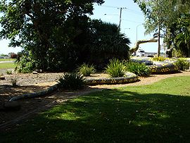 Gubulla Munda skulptaĵo en Ayr, Queensland.jpg