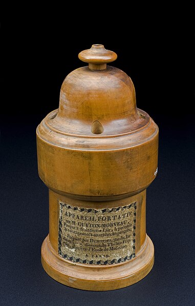 File:Guyton de Morveau-type disinfectant bottle, France, 1777-178 Wellcome L0057425.jpg