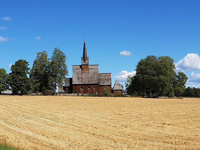 File:Høyjord stavkirke 2018.jpg