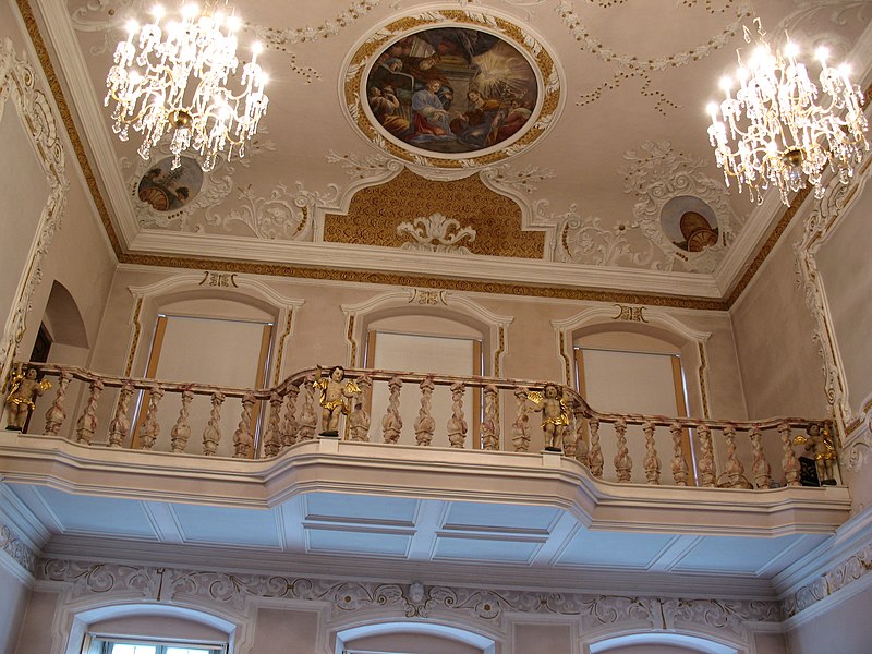 File:Hall in Tirol, barocker Stadtsaal, Südseite.JPG