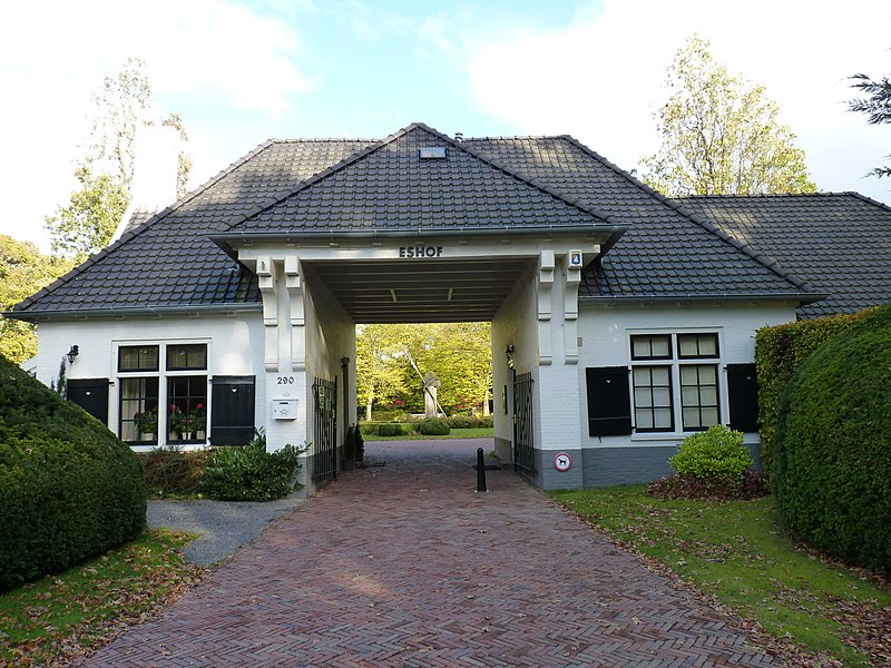 File:Haren Poortgebouw Eshof.JPG