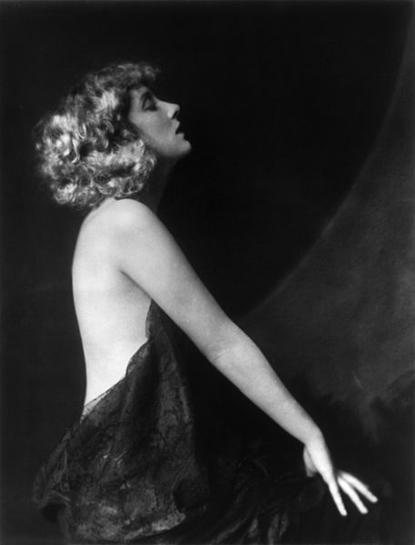 File:Helen Lee Worthing, Ziegfeld girl, by Alfred Cheney Johnston, 1920.jpg