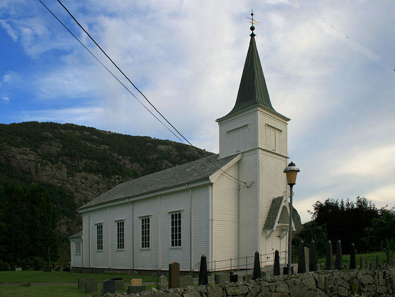 File:Heskestad kirke.jpg