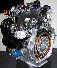 La version hybride utilise le système Integrated Motor Assist (en) (IMA) introduit sur la Honda Insight.
