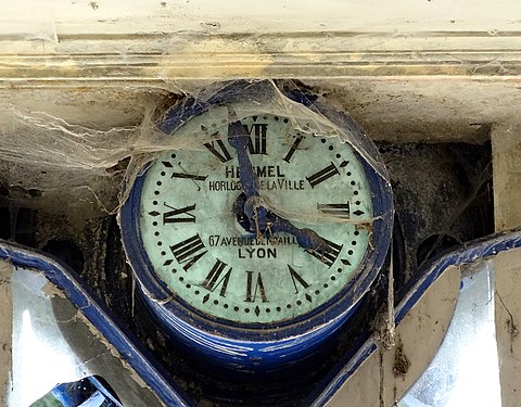 Horloge intérieure, entrée de l'ancienne filature de la Schappe, Saint-Rambert-en-Bugey, France