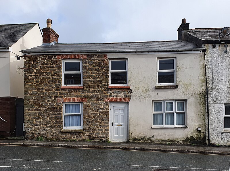 File:House on Fore Street, St Blazey, Cornwall - February 2024.jpg