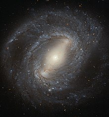 NGC 4394 בתמונה של טלסקופ החלל האבל