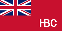 Rudá vlajka s britským Union Jackem v horní levém rohu a písmeny HBC v dolním pravém rohu