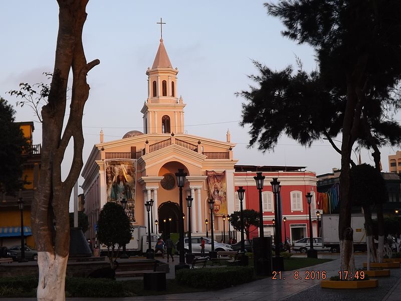 File:Iglesia Matriz del Callao.jpg