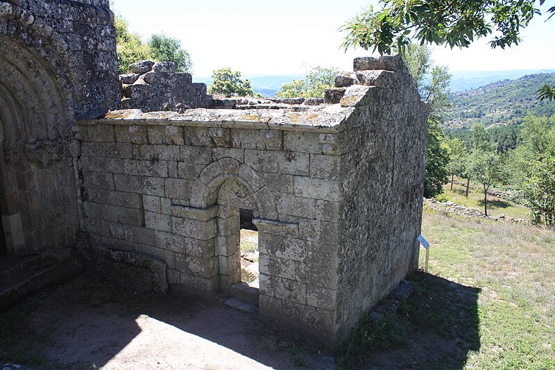 File:Igreja de São Salvador de Ansiães - 36.jpg