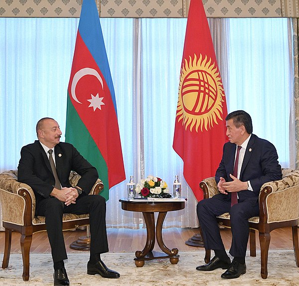 Sooronbay Jeenbekov receiving Ilham Aliyev at the State Residence No.2, or known as the Cholpon-Ata State Residence.